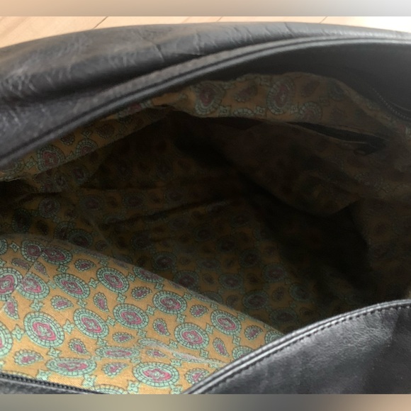 TOSCA Black Leather Shoulder Bag - Picture 5 of 10